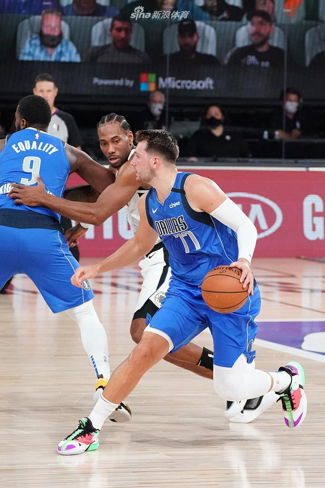 行业反应与 行业反应与